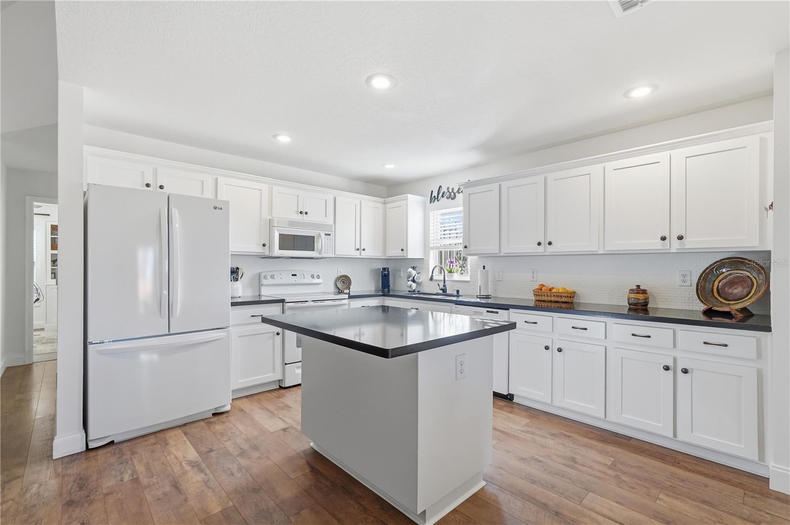 Image 6 of 30 For 1002 Ventana Drive