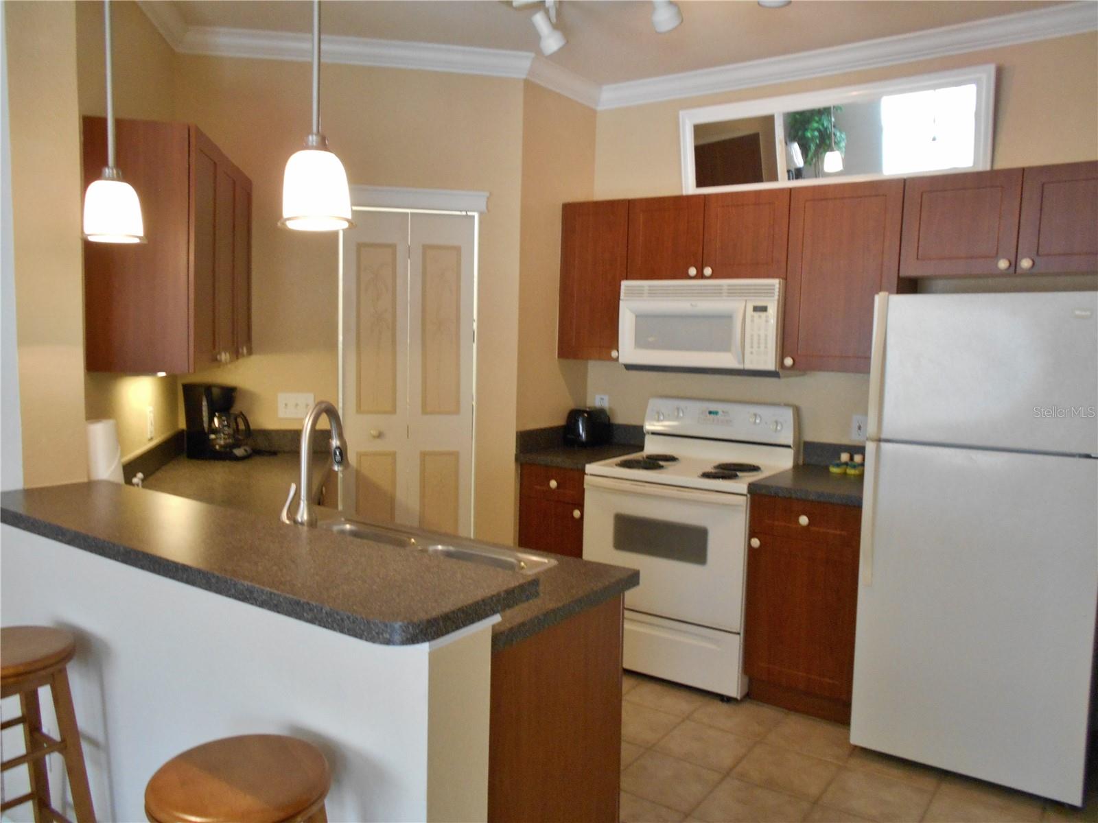 Image 12 of 33 For 2171 Portofino Place 7-2727