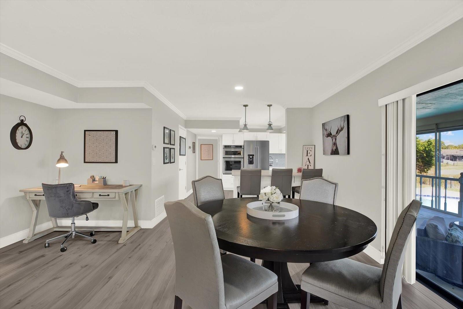 Listing photo id 13 for 1461 74th Circle Ne