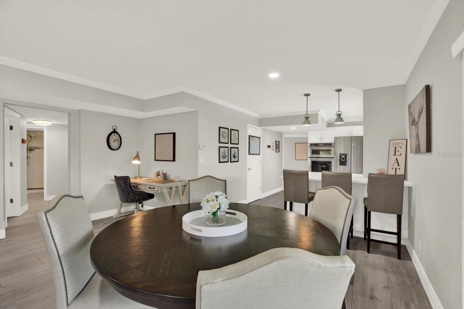 Listing photo id 14 for 1461 74th Circle Ne