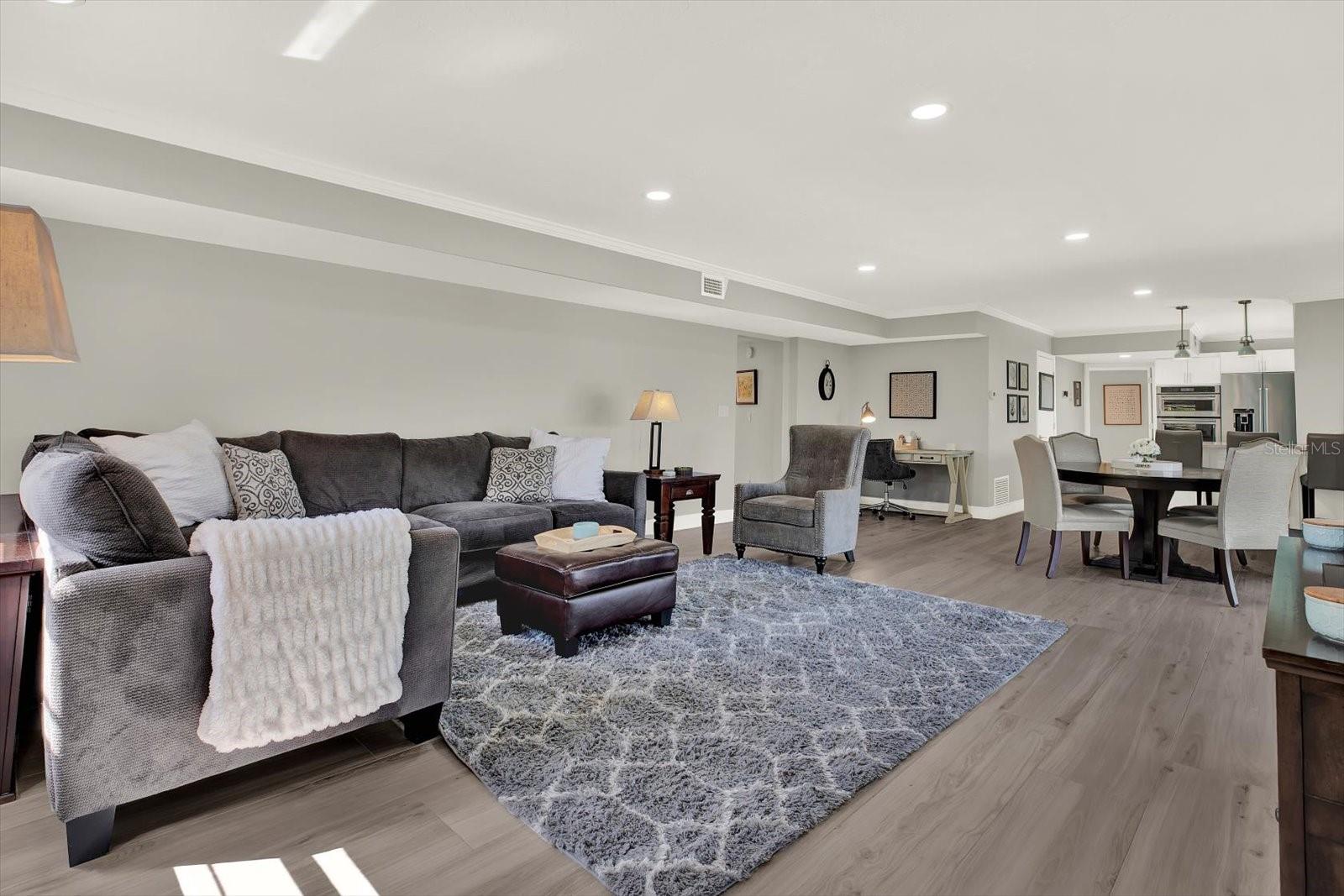 Listing photo id 18 for 1461 74th Circle Ne