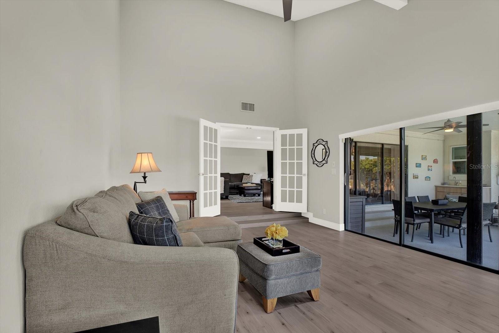 Listing photo id 20 for 1461 74th Circle Ne