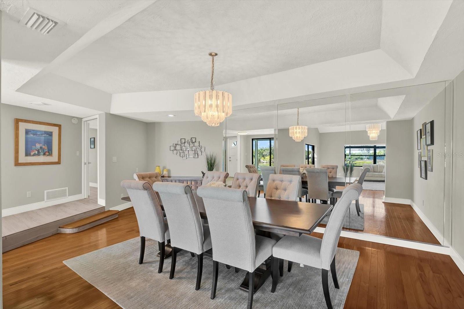 Listing photo id 23 for 1461 74th Circle Ne