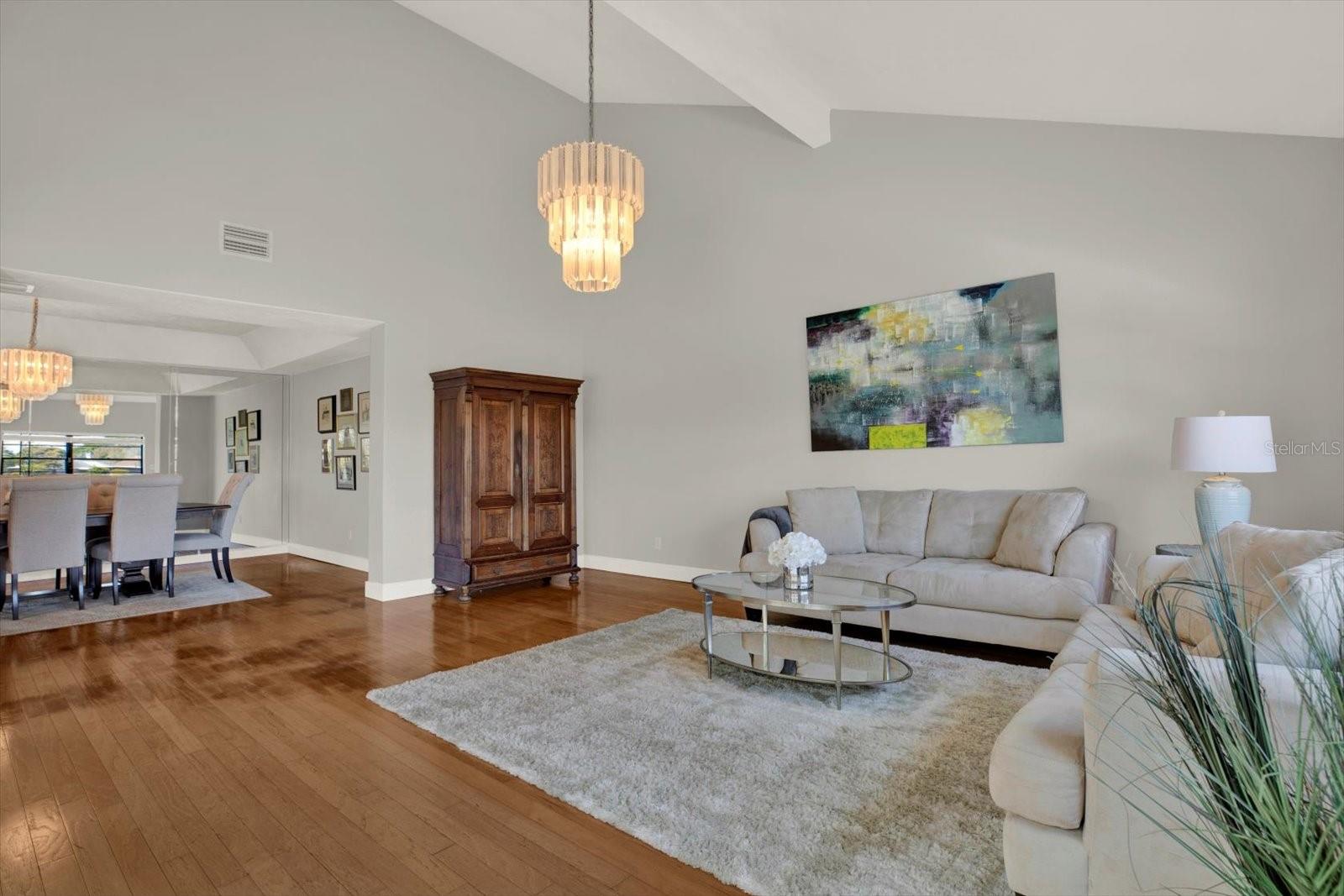 Listing photo id 25 for 1461 74th Circle Ne