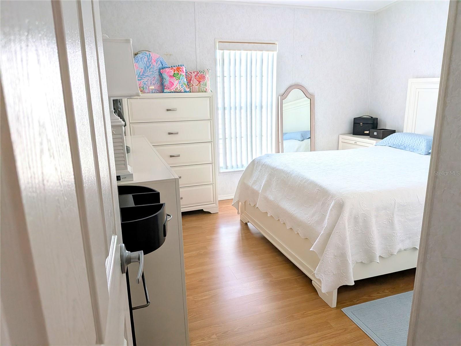 Image 21 of 26 For 34709 Lake Drive N