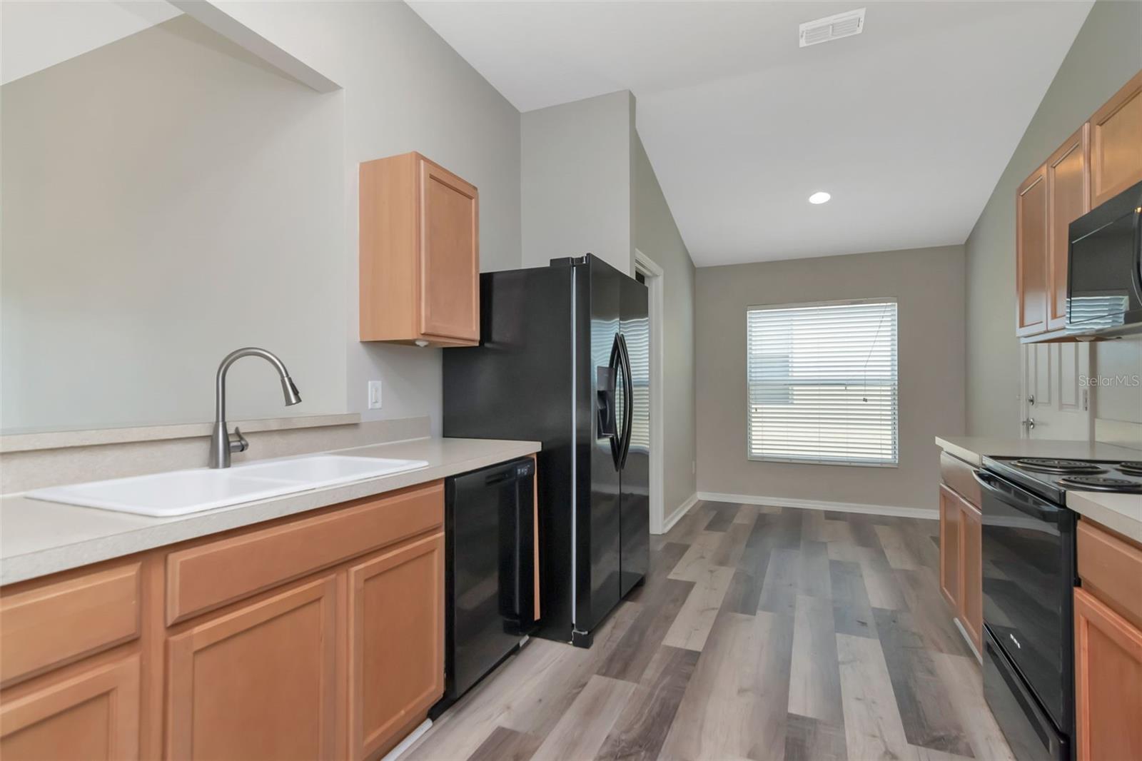 Image 4 of 32 For 15566 Sword Lily Place