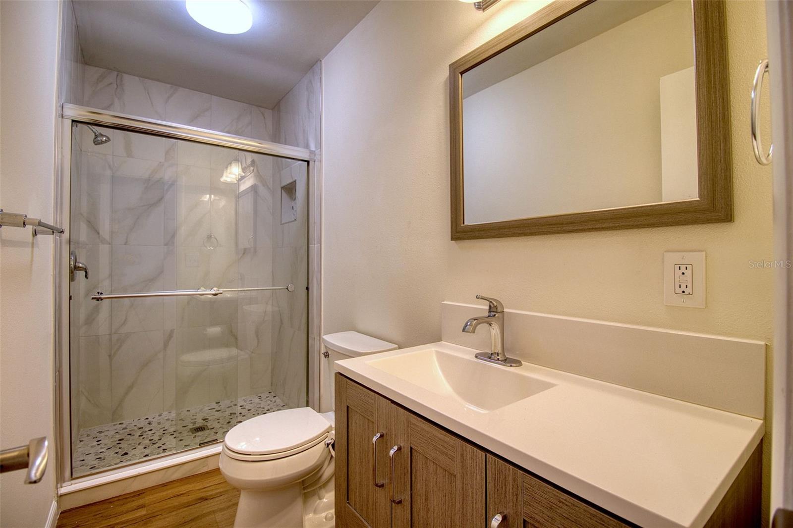 Image 13 of 34 For 555 54th Street N