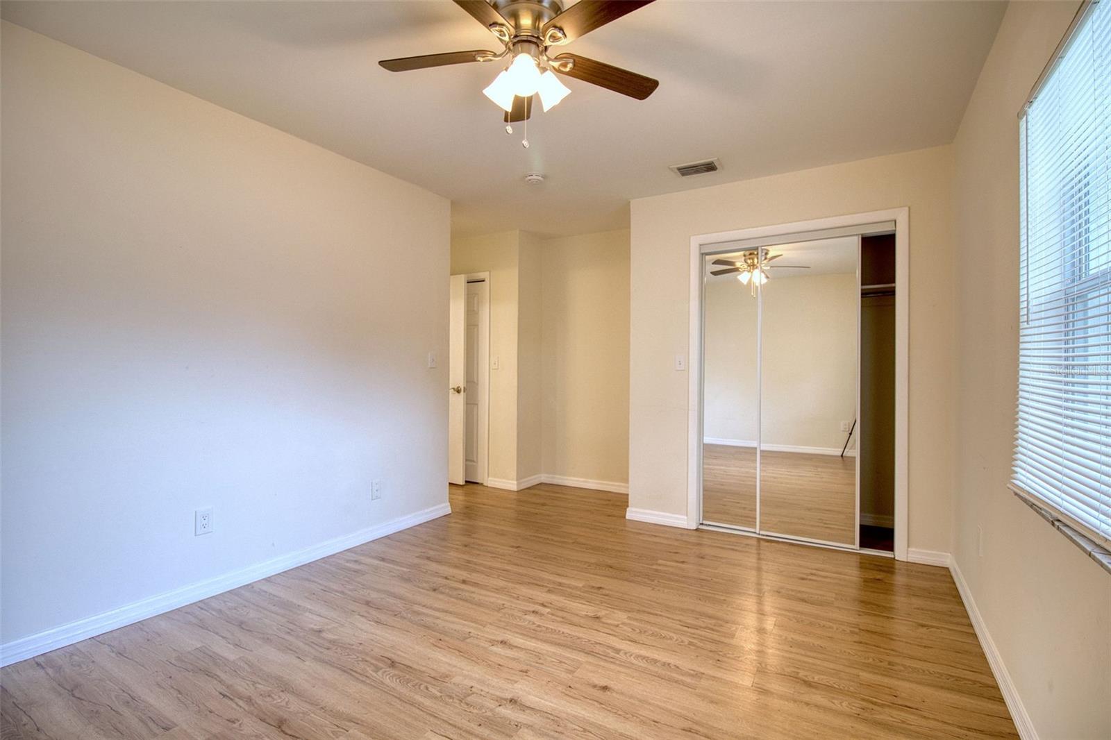 Image 15 of 34 For 555 54th Street N