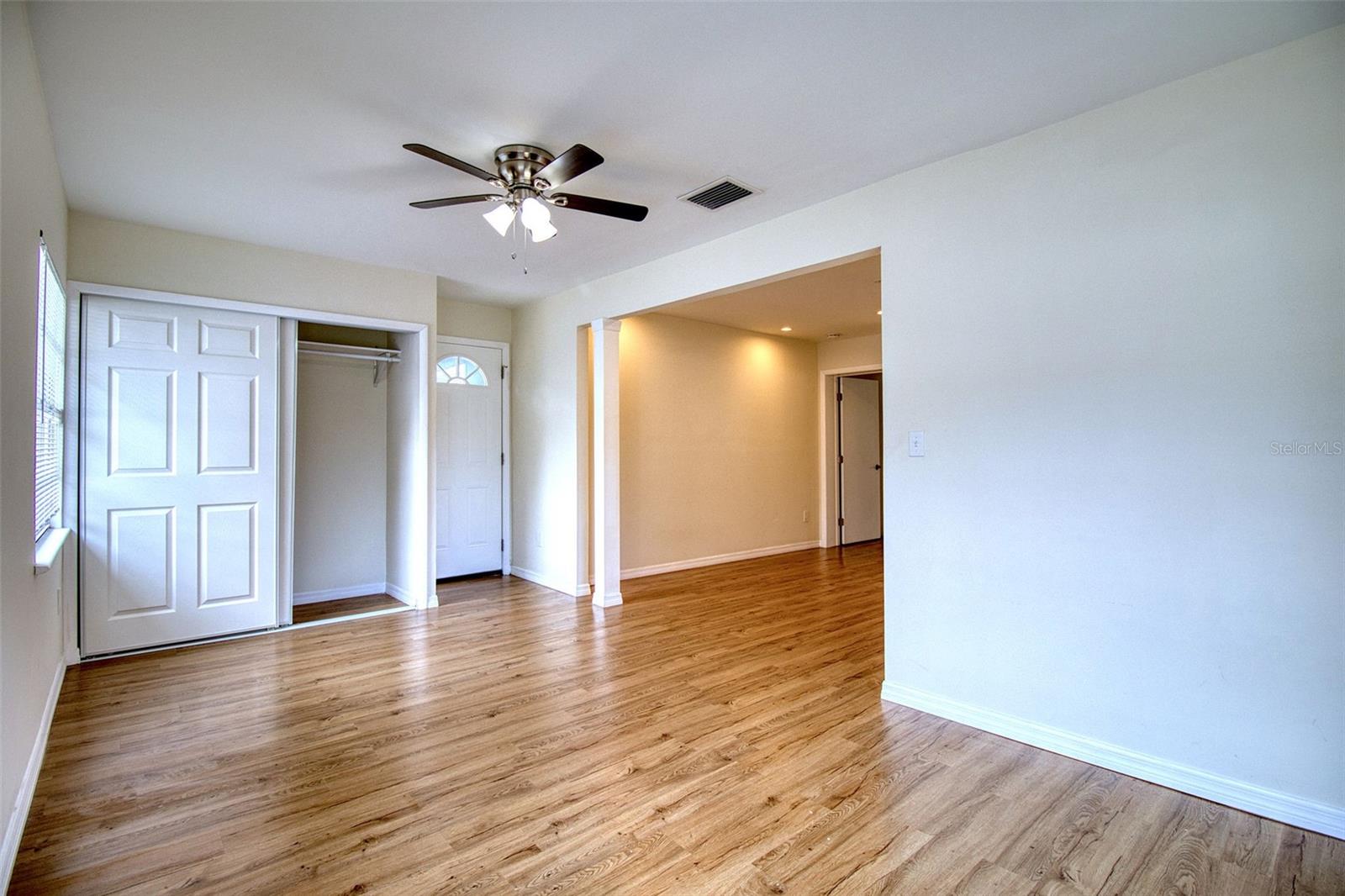 Image 18 of 34 For 555 54th Street N