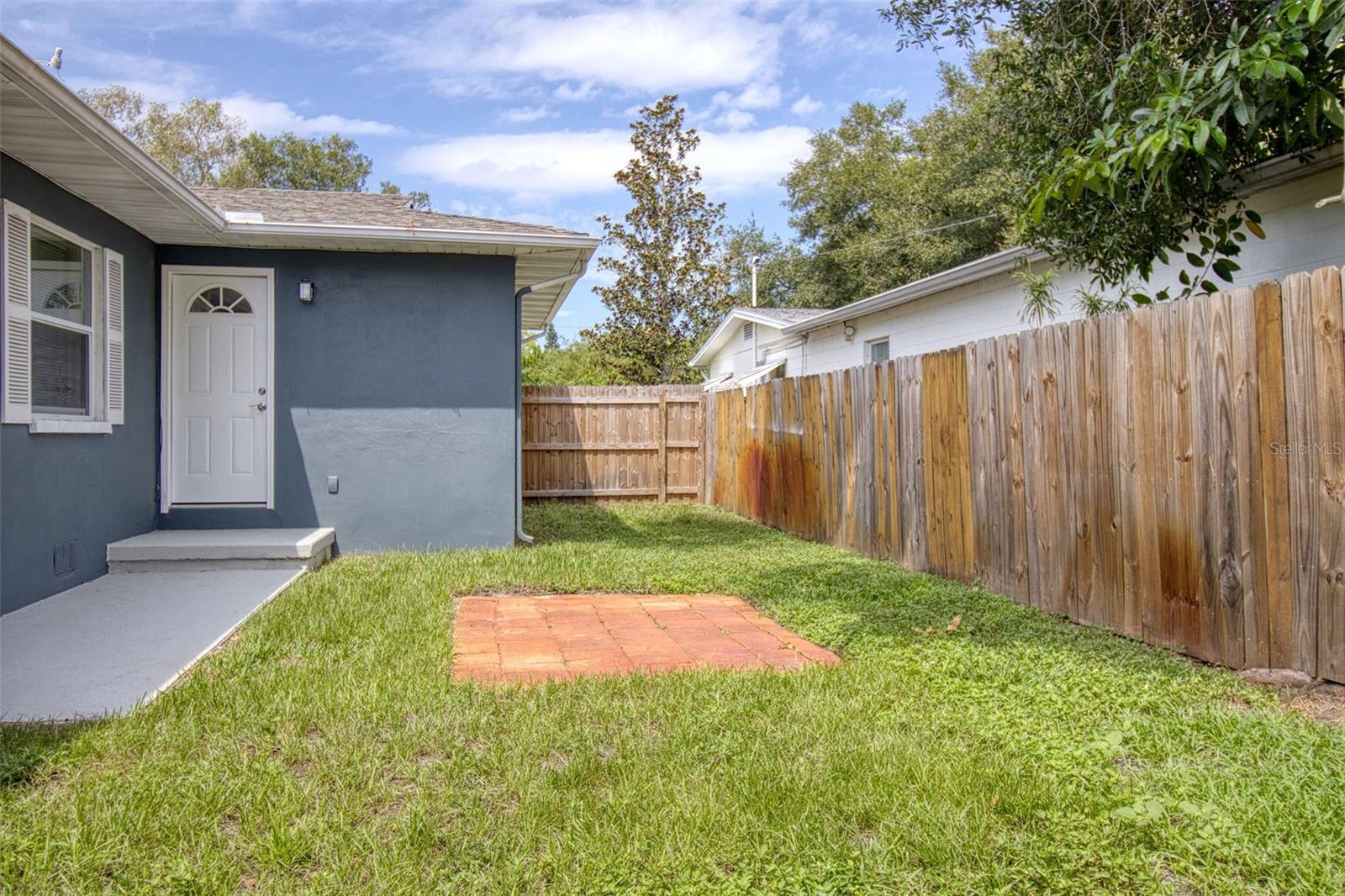 Image 28 of 34 For 555 54th Street N