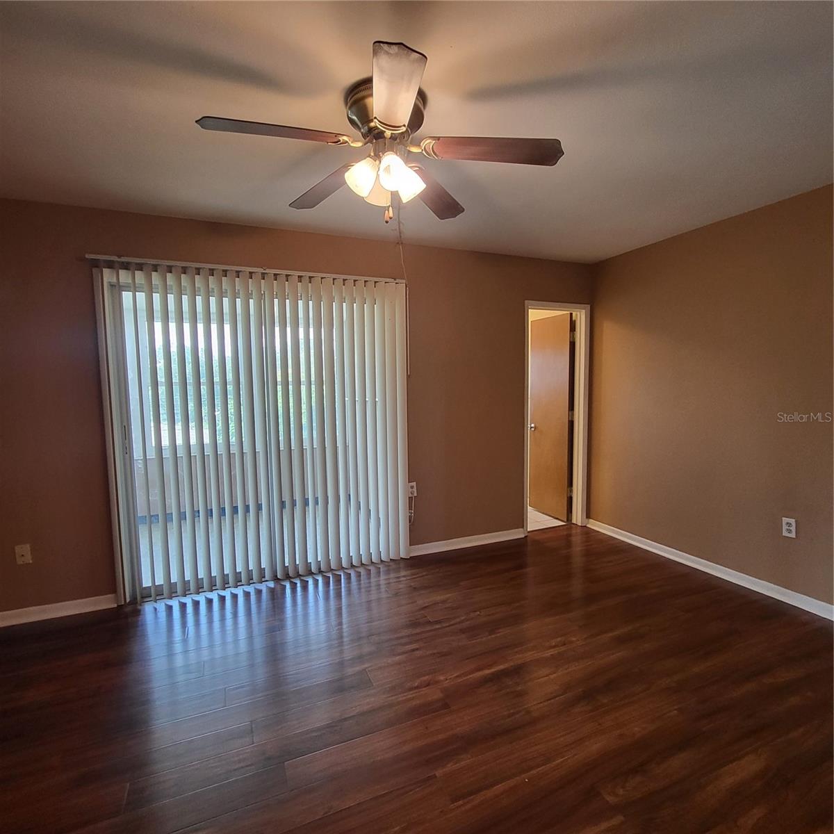 Image 12 of 14 For 911 Washington Avenue 306