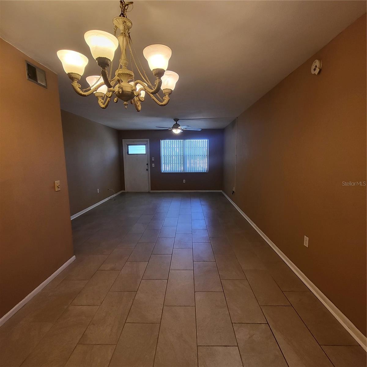 Image 3 of 14 For 911 Washington Avenue 306