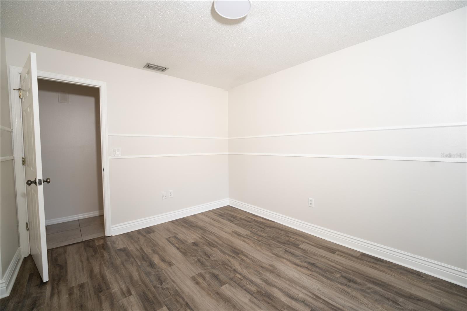 Image 43 of 69 For 1280 Glendale Drive