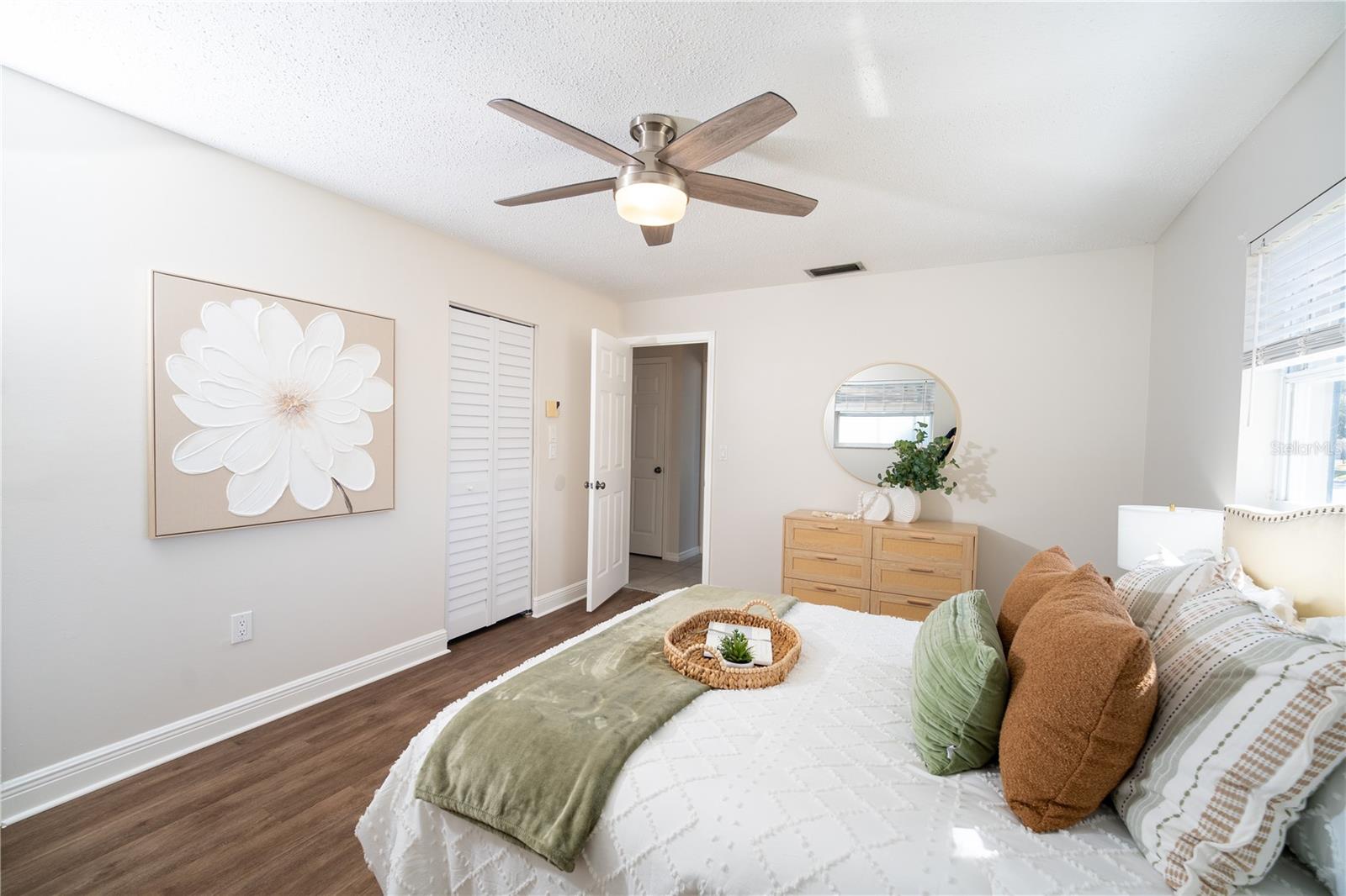 Image 47 of 69 For 1280 Glendale Drive