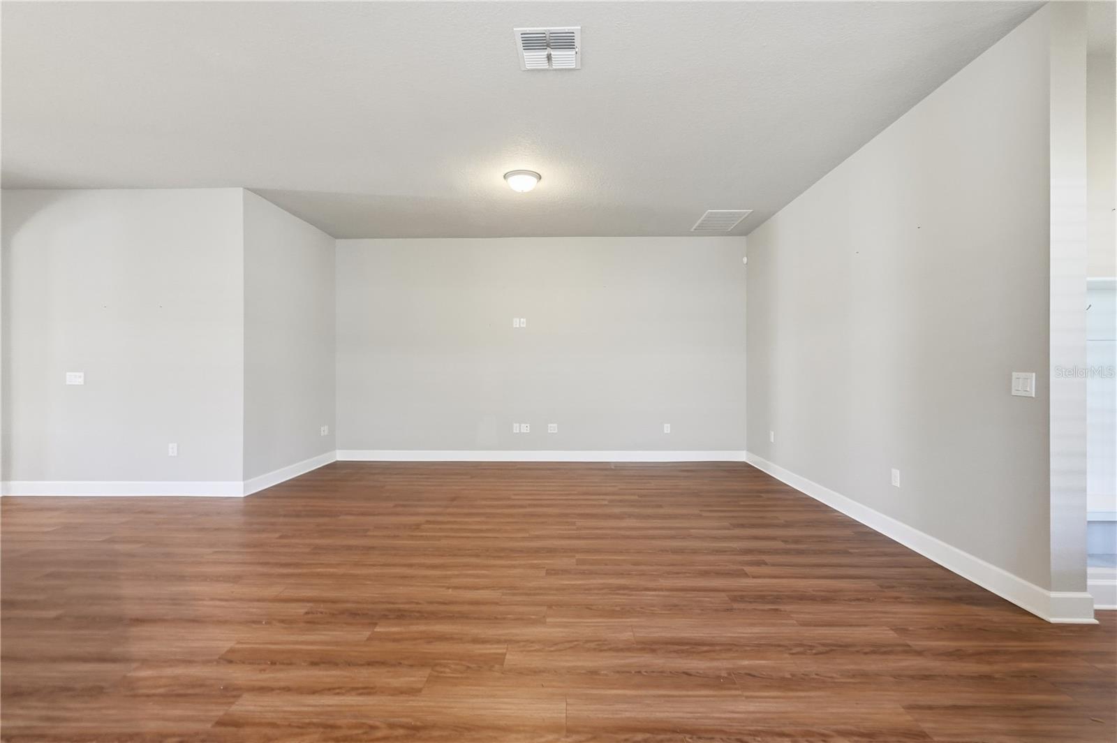 Image 5 of 38 For 10444 Marsha Drive