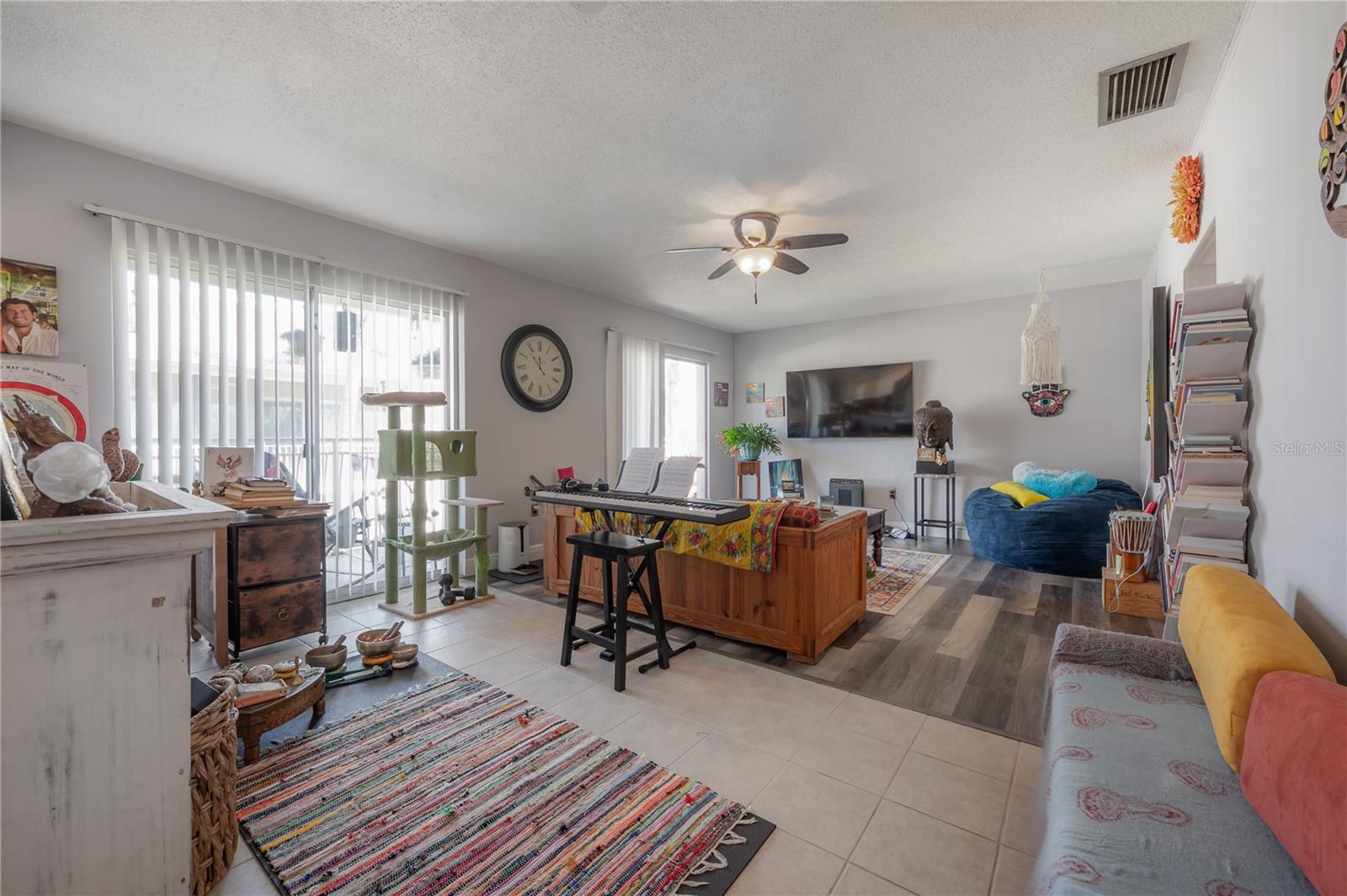 Image 6 of 29 For 8812 Bay Pointe Drive D202