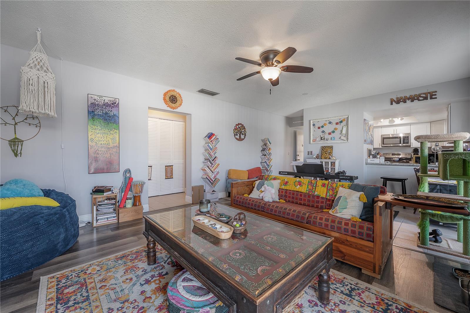 Image 7 of 29 For 8812 Bay Pointe Drive D202