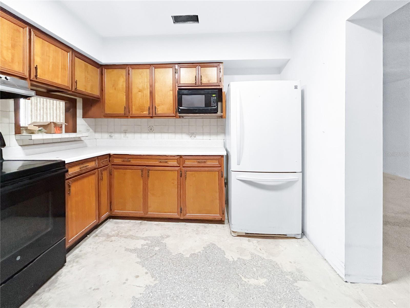 Image 27 of 36 For 2006 Taylor Road