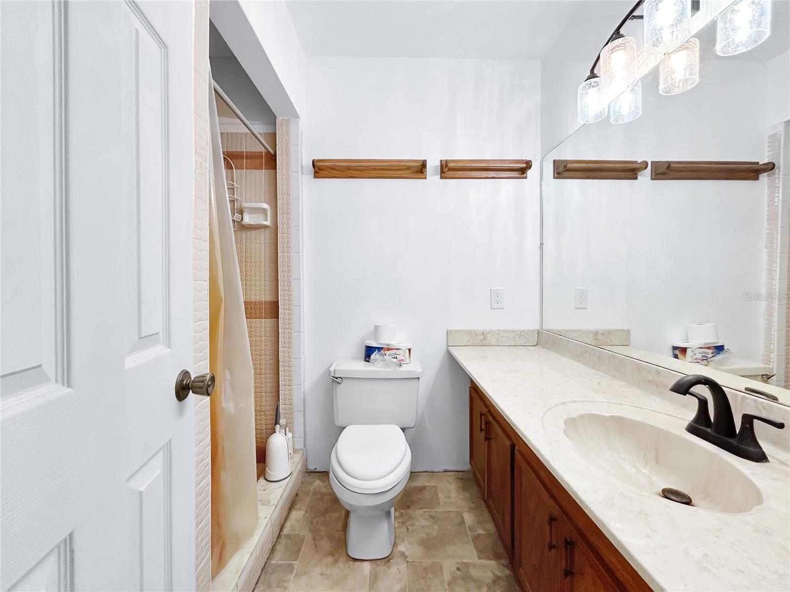 Image 29 of 36 For 2006 Taylor Road