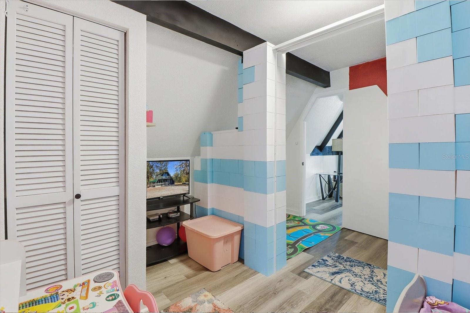 Listing photo id 11 for 12142 Boondocks Drive