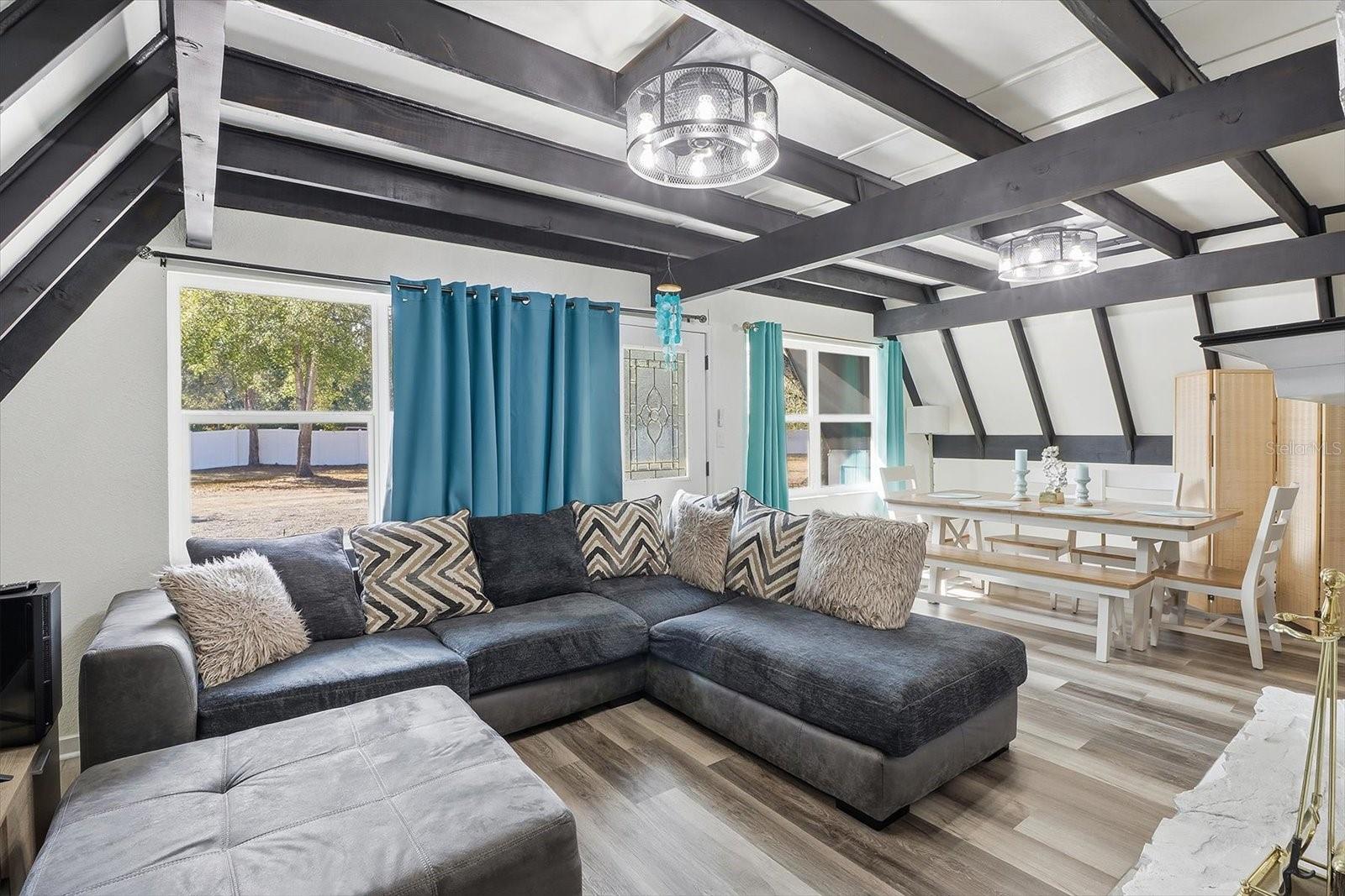 Listing photo id 3 for 12142 Boondocks Drive