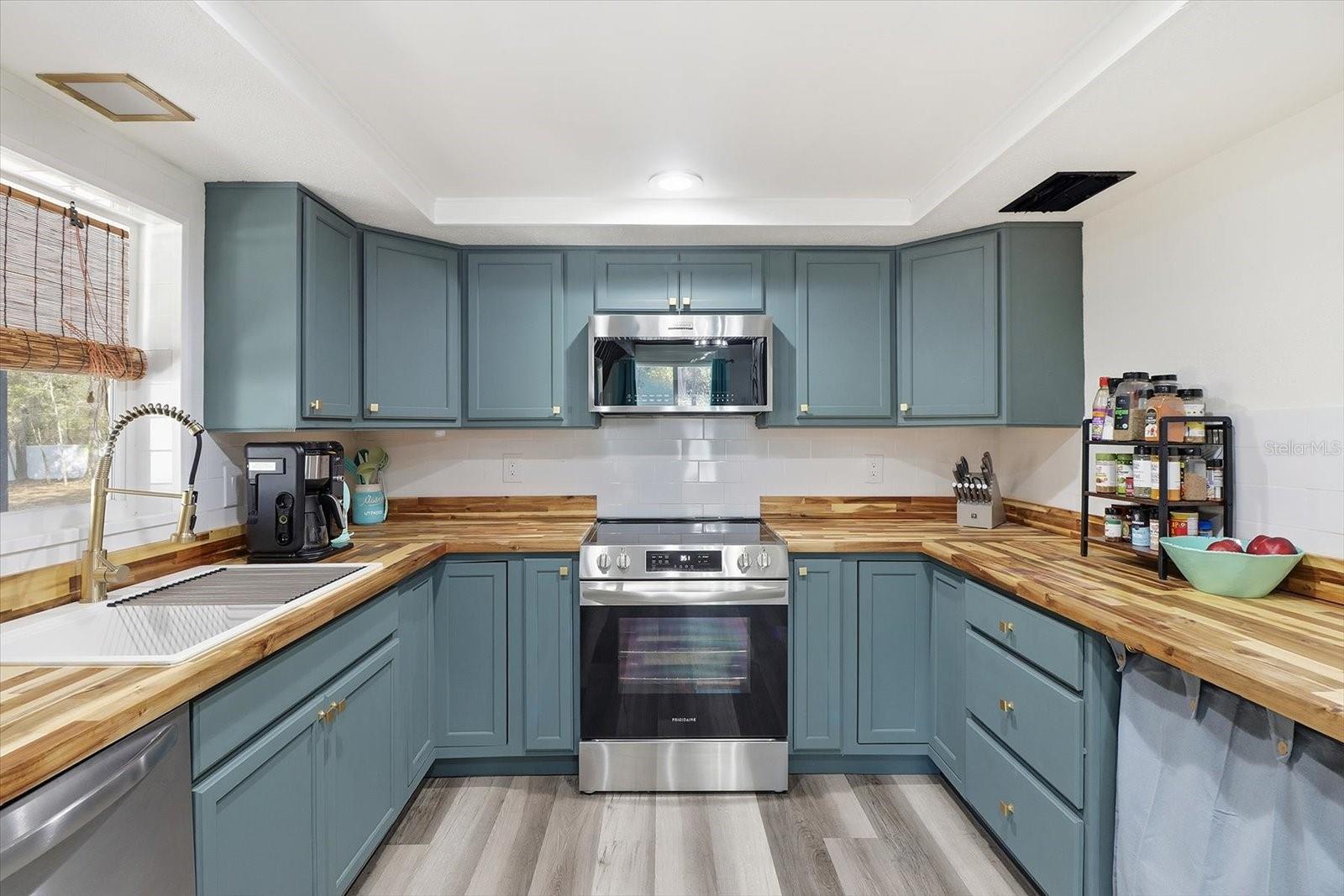 Listing photo id 6 for 12142 Boondocks Drive