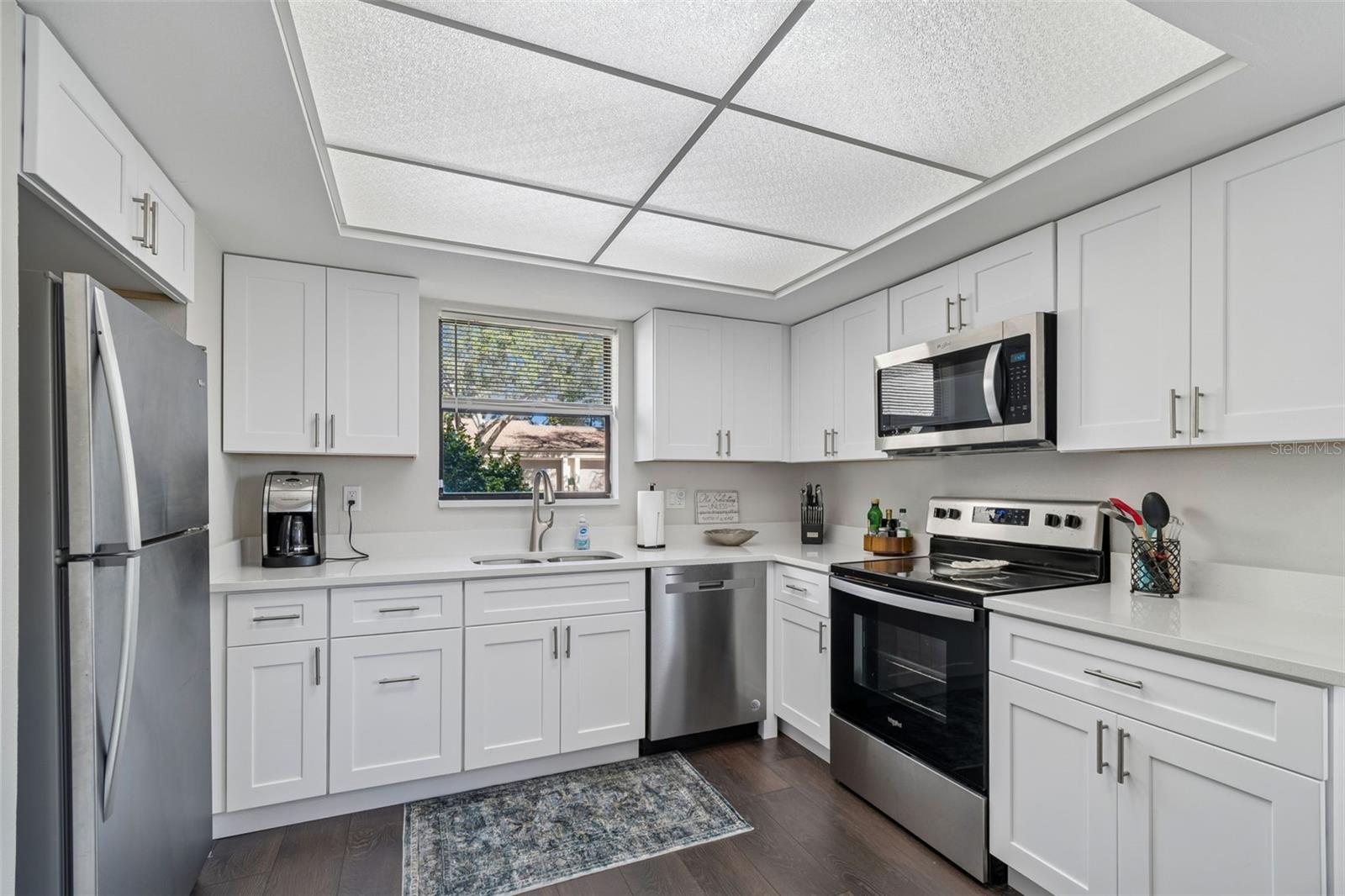 Image 17 of 66 For 2501 Oak Circle 2501