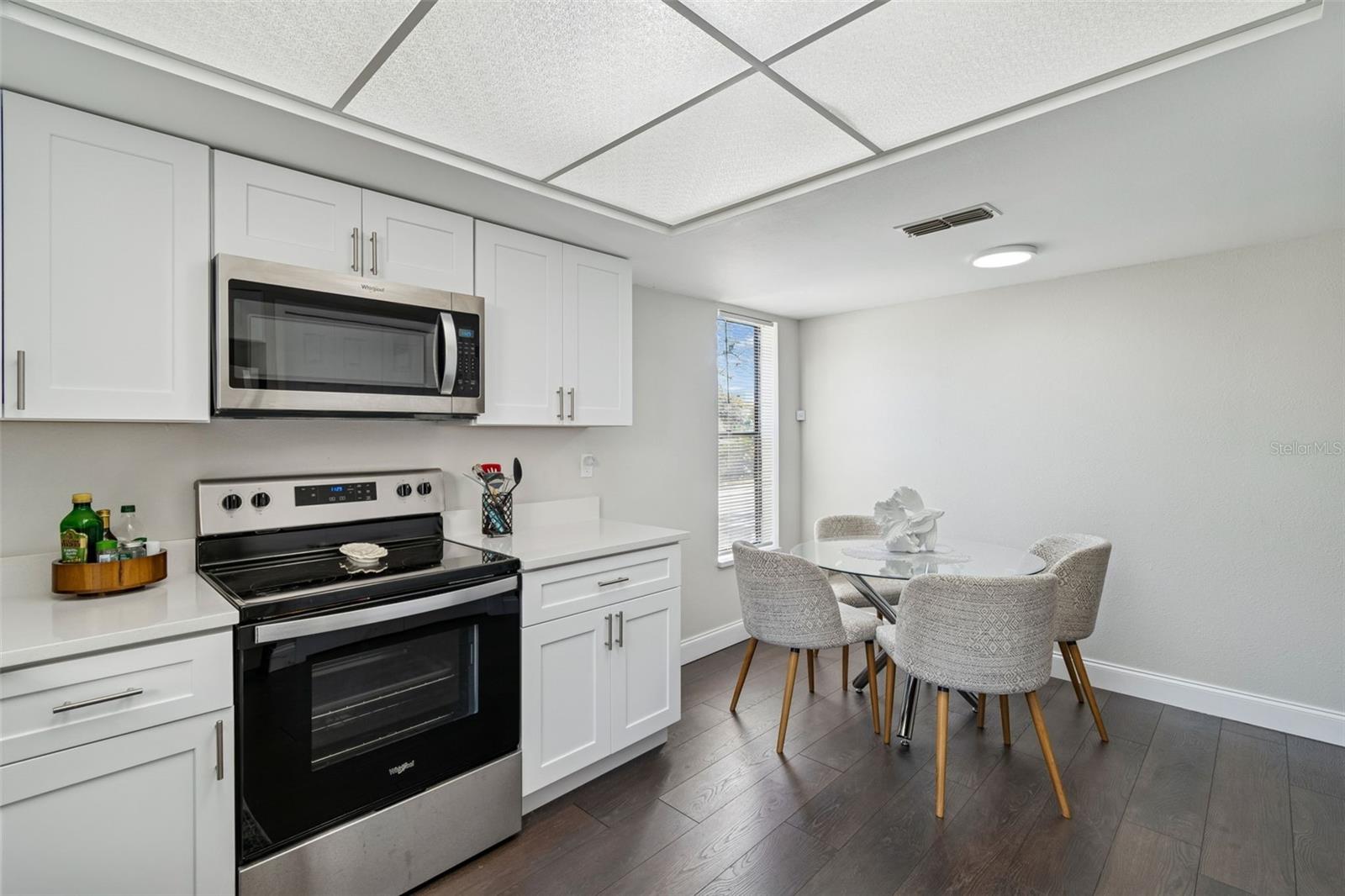 Image 20 of 66 For 2501 Oak Circle 2501