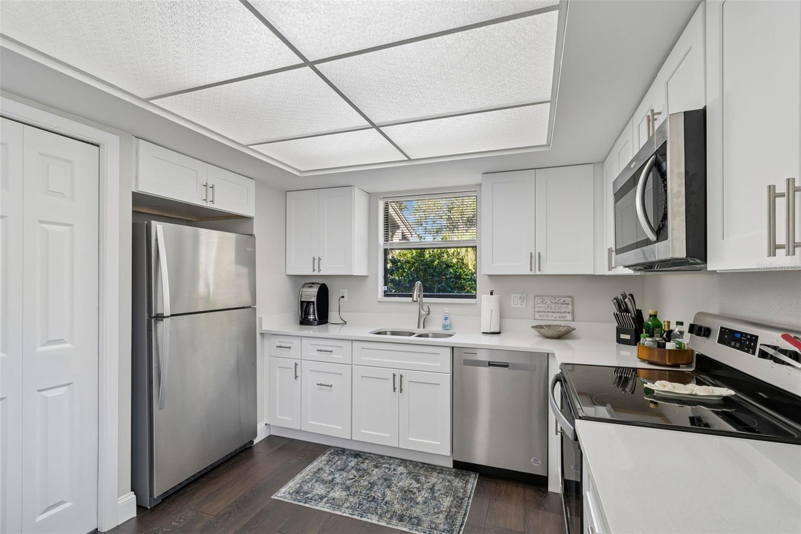 Image 21 of 66 For 2501 Oak Circle 2501