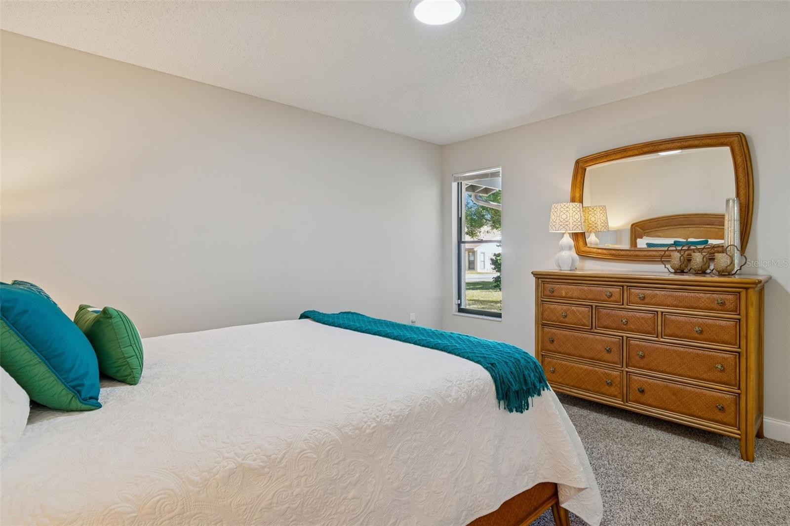 Image 23 of 66 For 2501 Oak Circle 2501