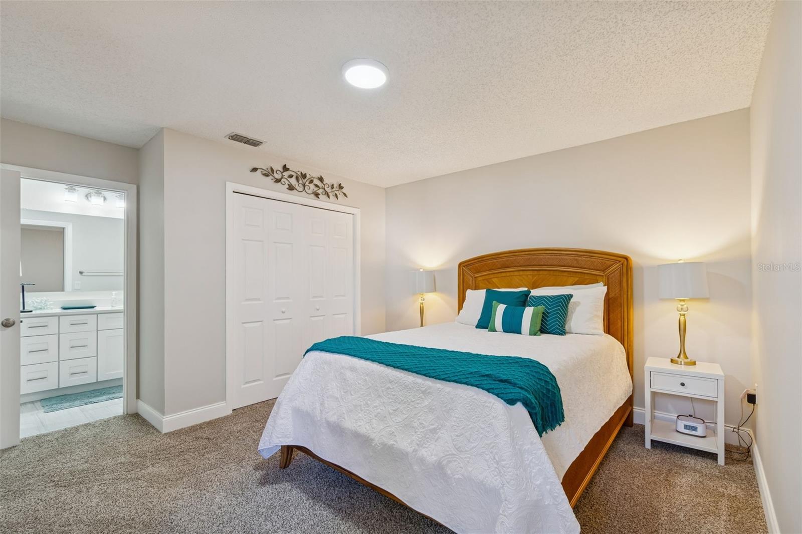 Image 24 of 66 For 2501 Oak Circle 2501