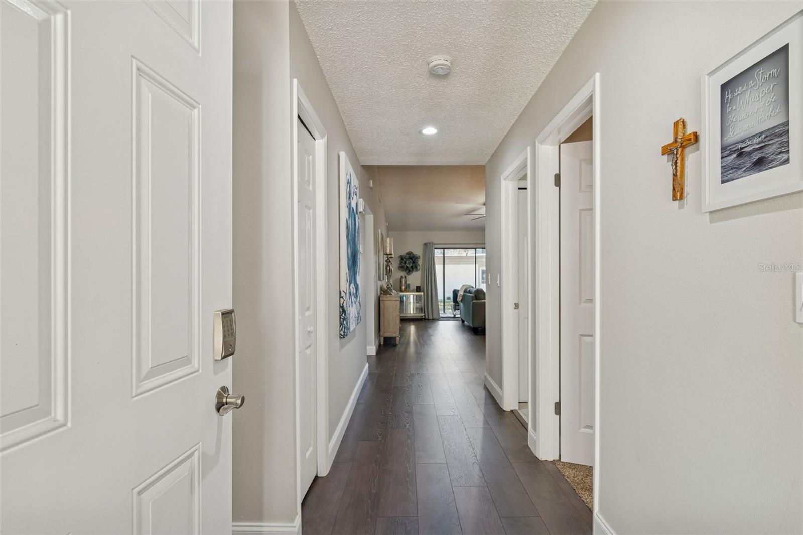 Image 6 of 66 For 2501 Oak Circle 2501