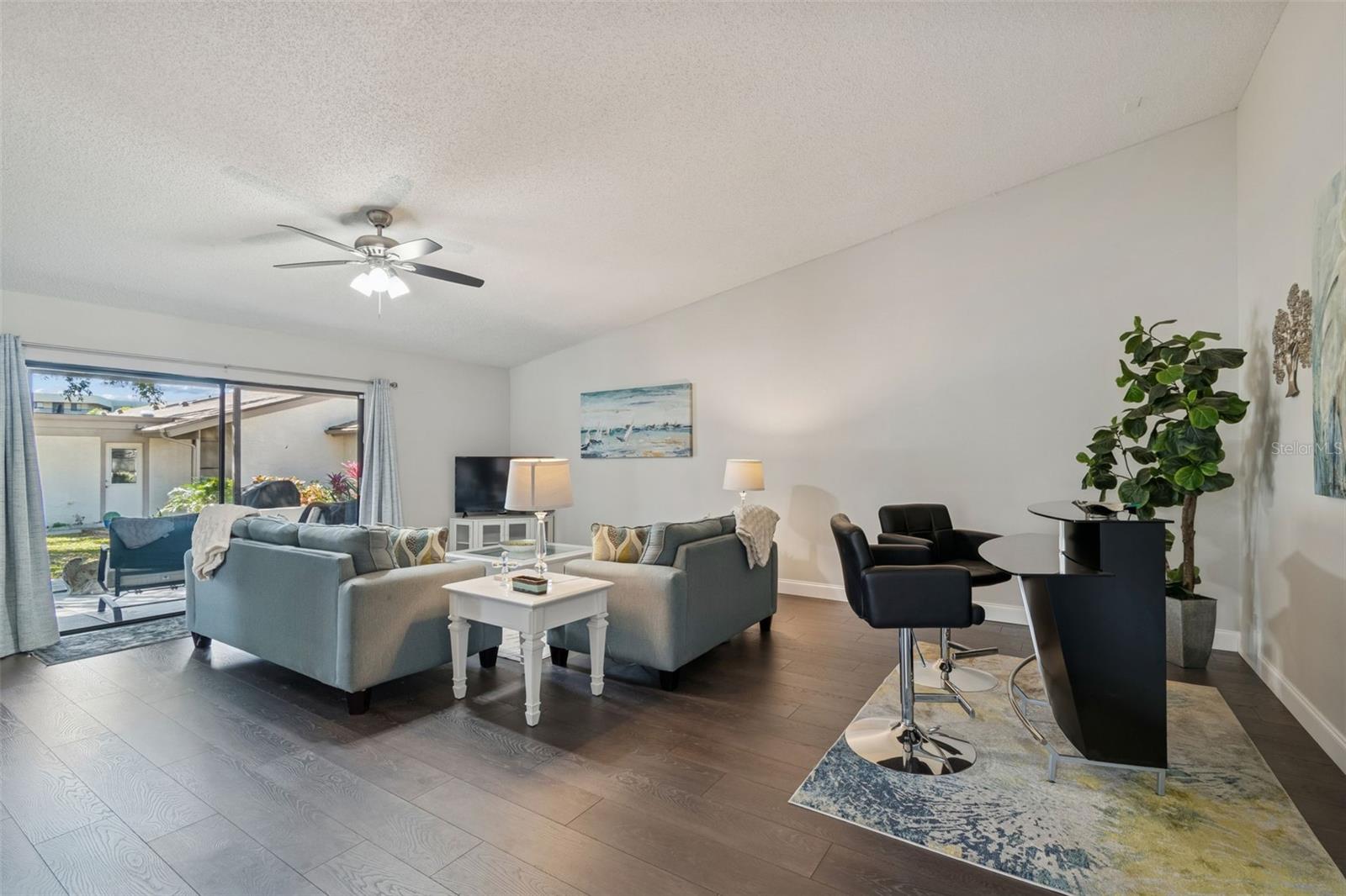 Image 8 of 66 For 2501 Oak Circle 2501