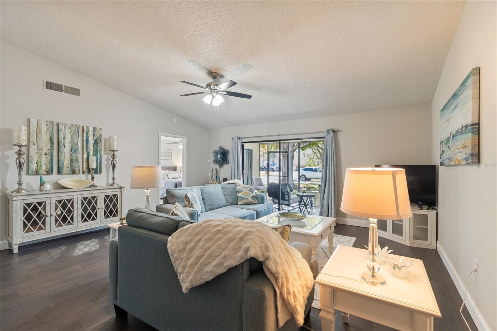 Image 9 of 66 For 2501 Oak Circle 2501