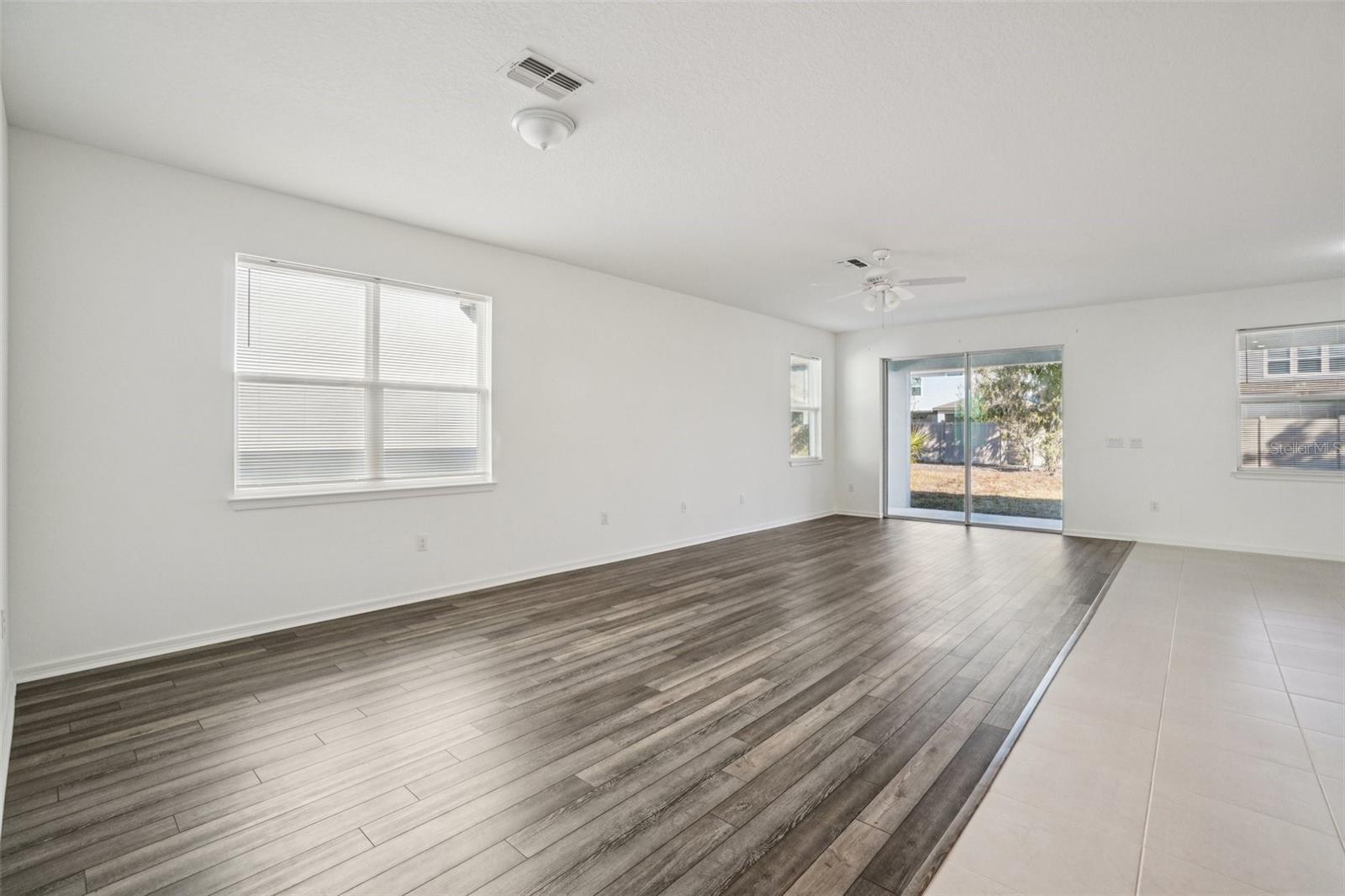 Image 6 of 41 For 14180 Samoa Hill Court