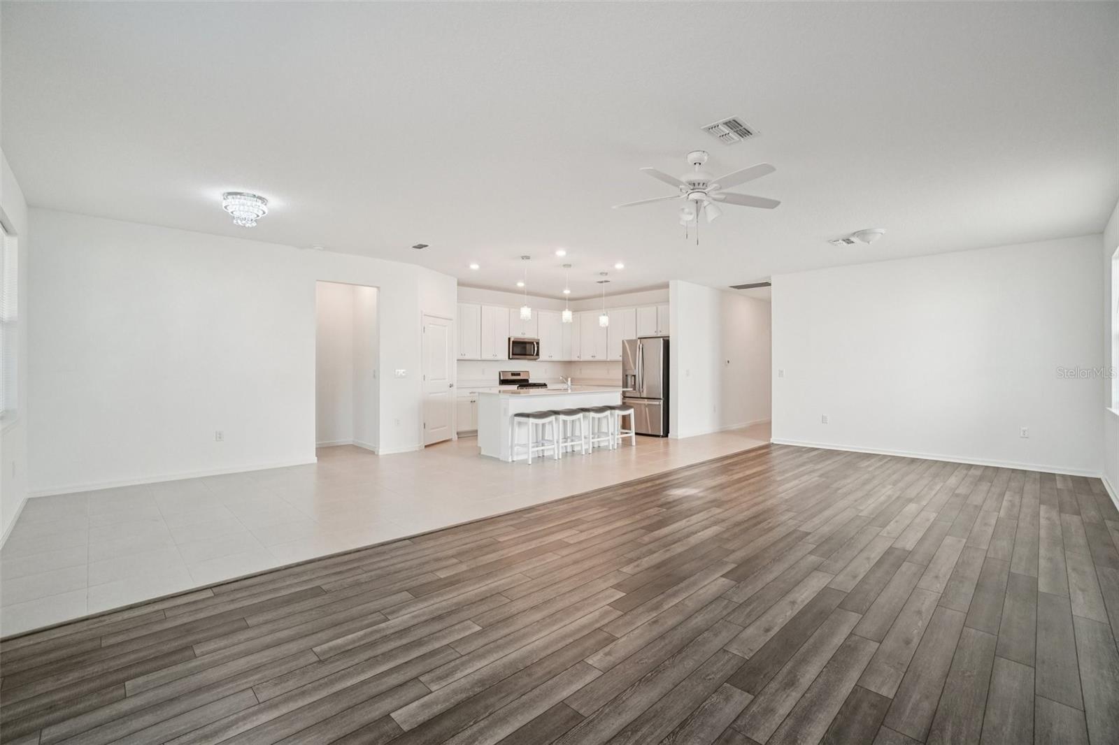 Image 7 of 41 For 14180 Samoa Hill Court