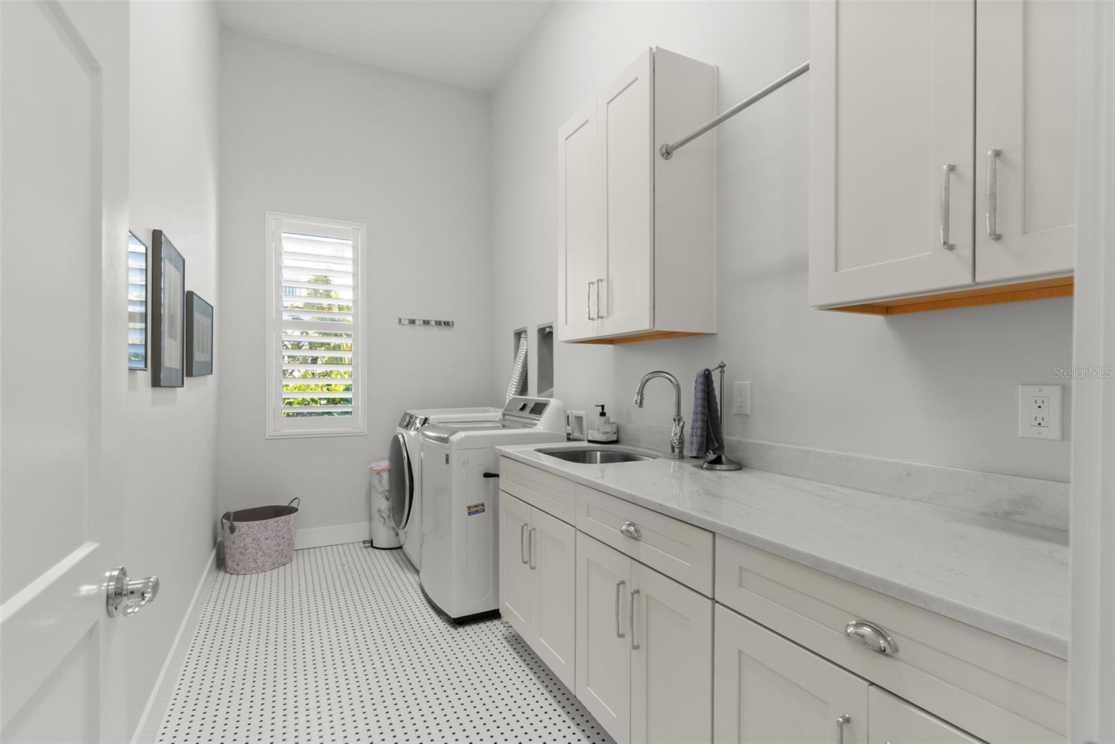 Image 30 of 73 For 708 Pinckney Drive