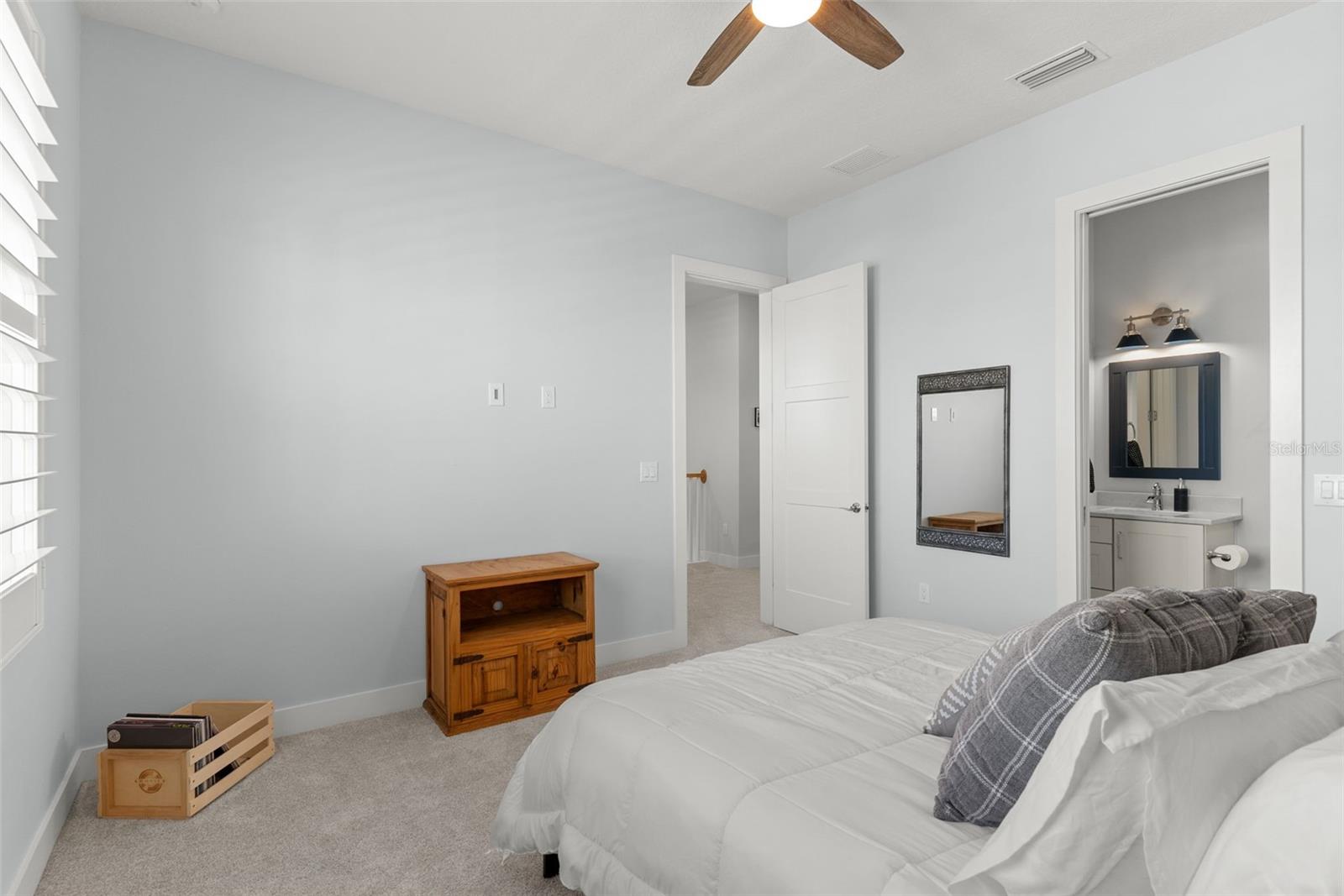 Image 38 of 73 For 708 Pinckney Drive