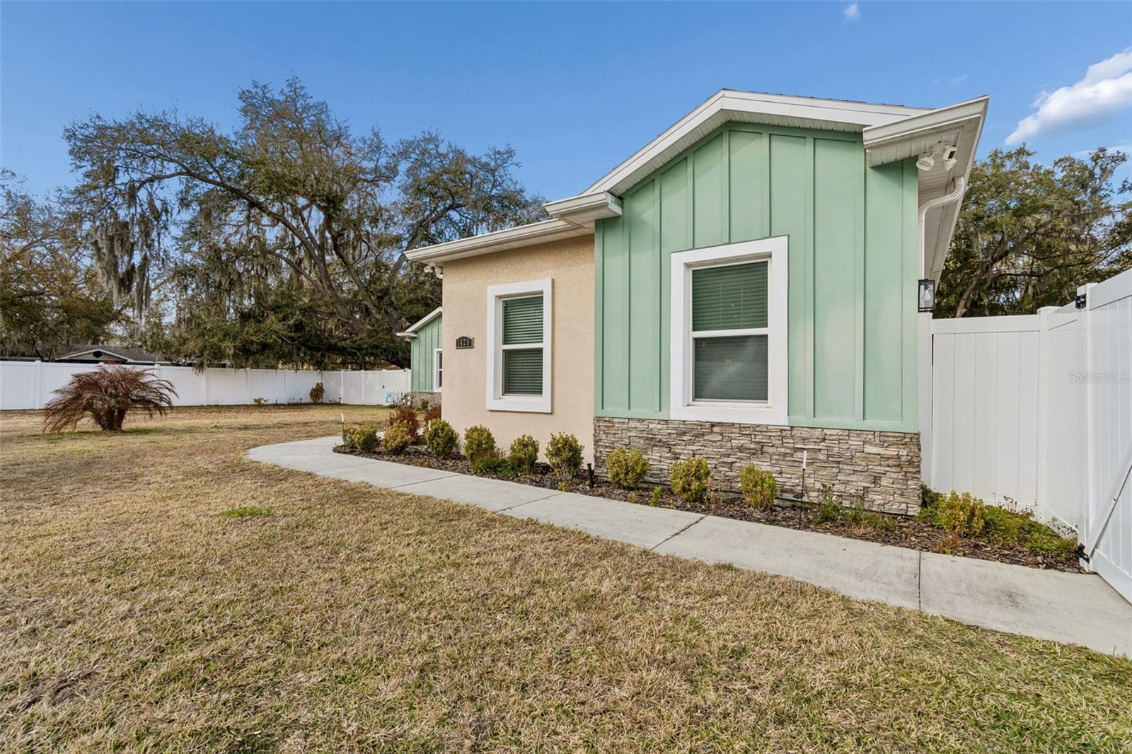 Image 10 of 100 For 1425 Mann Road