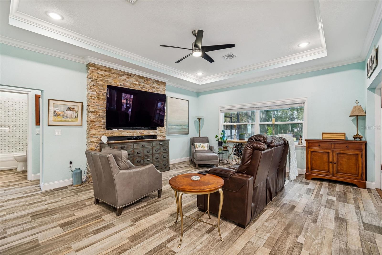 Image 31 of 100 For 1425 Mann Road