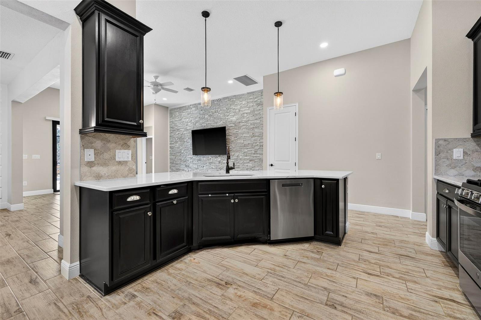 Image 12 of 37 For 1244 Florablu Drive