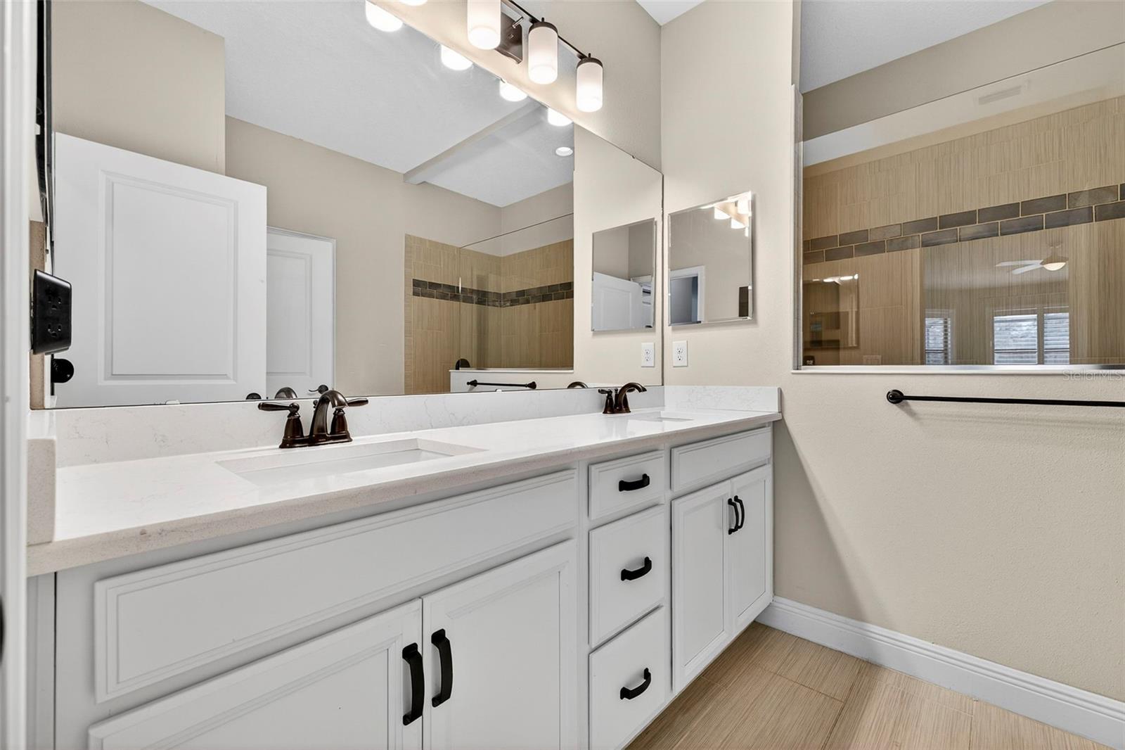 Image 19 of 37 For 1244 Florablu Drive