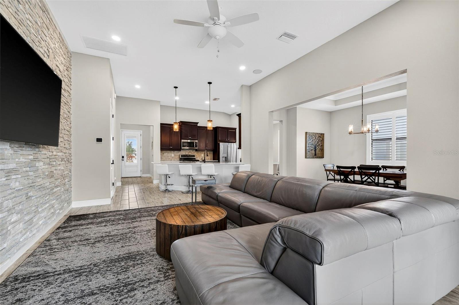 Image 4 of 37 For 1244 Florablu Drive