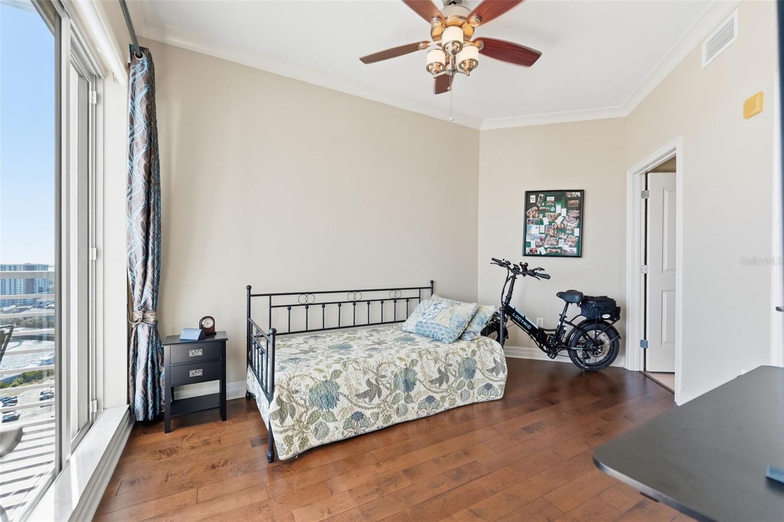 Image 15 of 28 For 1209 Cumberland Avenue 2306