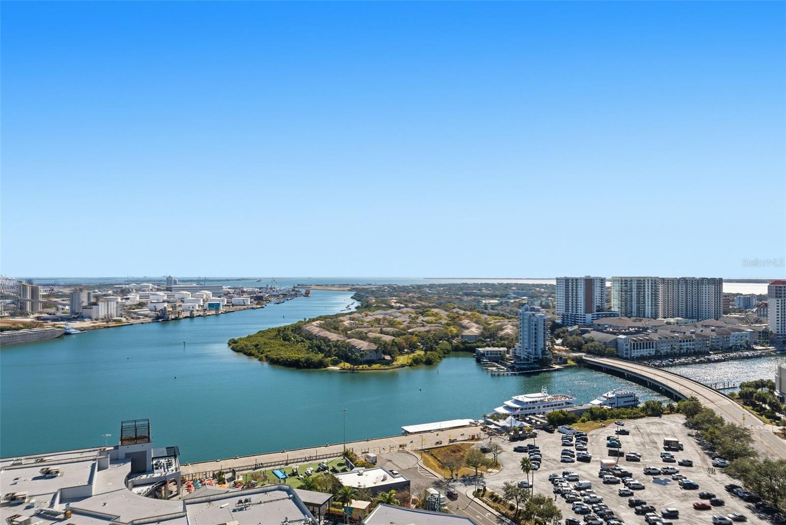 Image 18 of 28 For 1209 Cumberland Avenue 2306