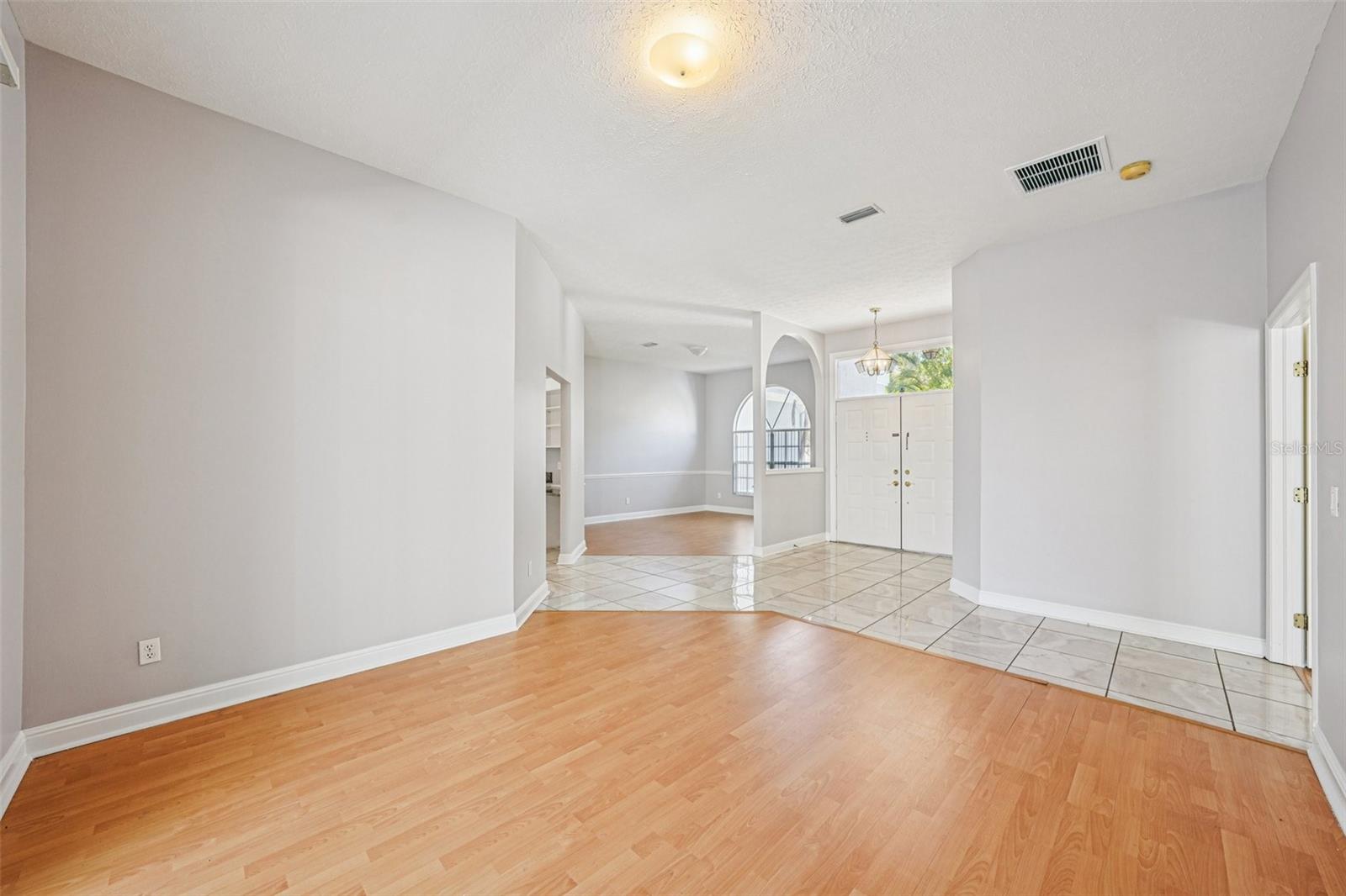 Image 21 of 68 For 918 Academy Drive