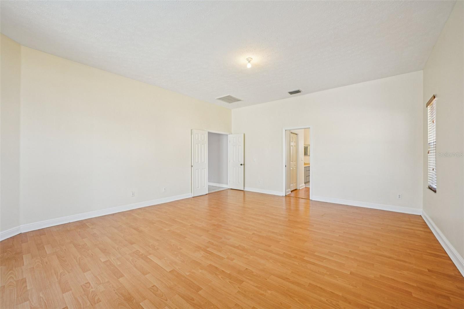 Image 26 of 68 For 918 Academy Drive