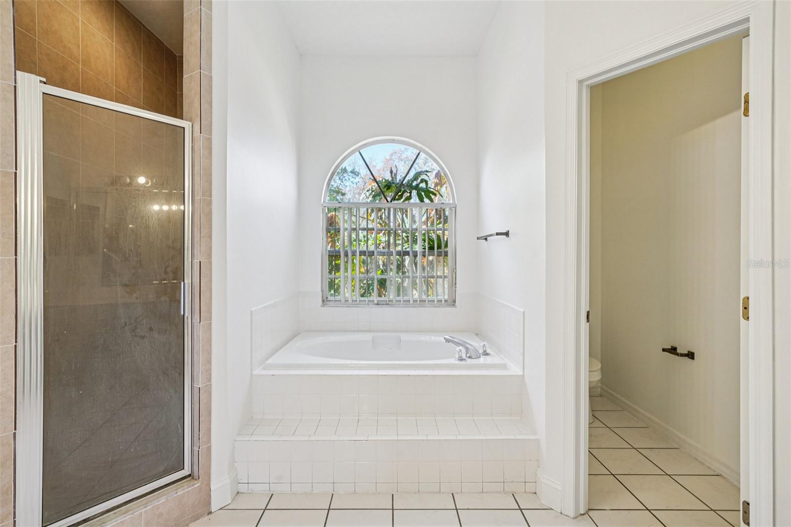 Image 30 of 68 For 918 Academy Drive