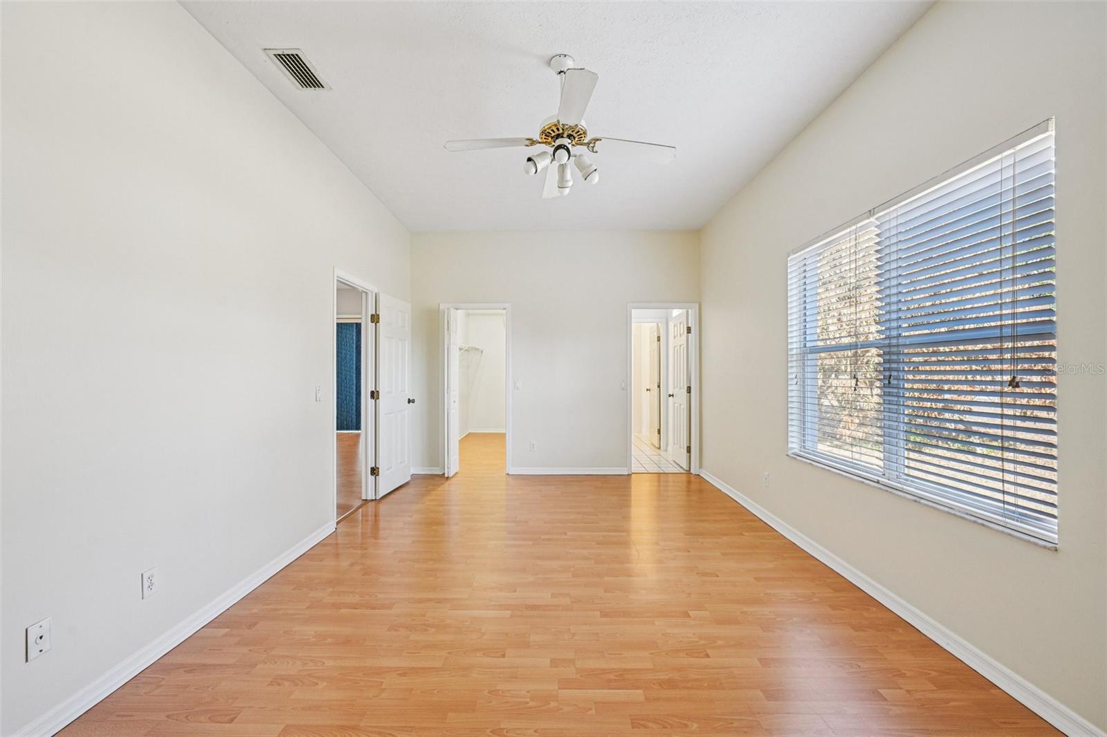 Image 35 of 68 For 918 Academy Drive