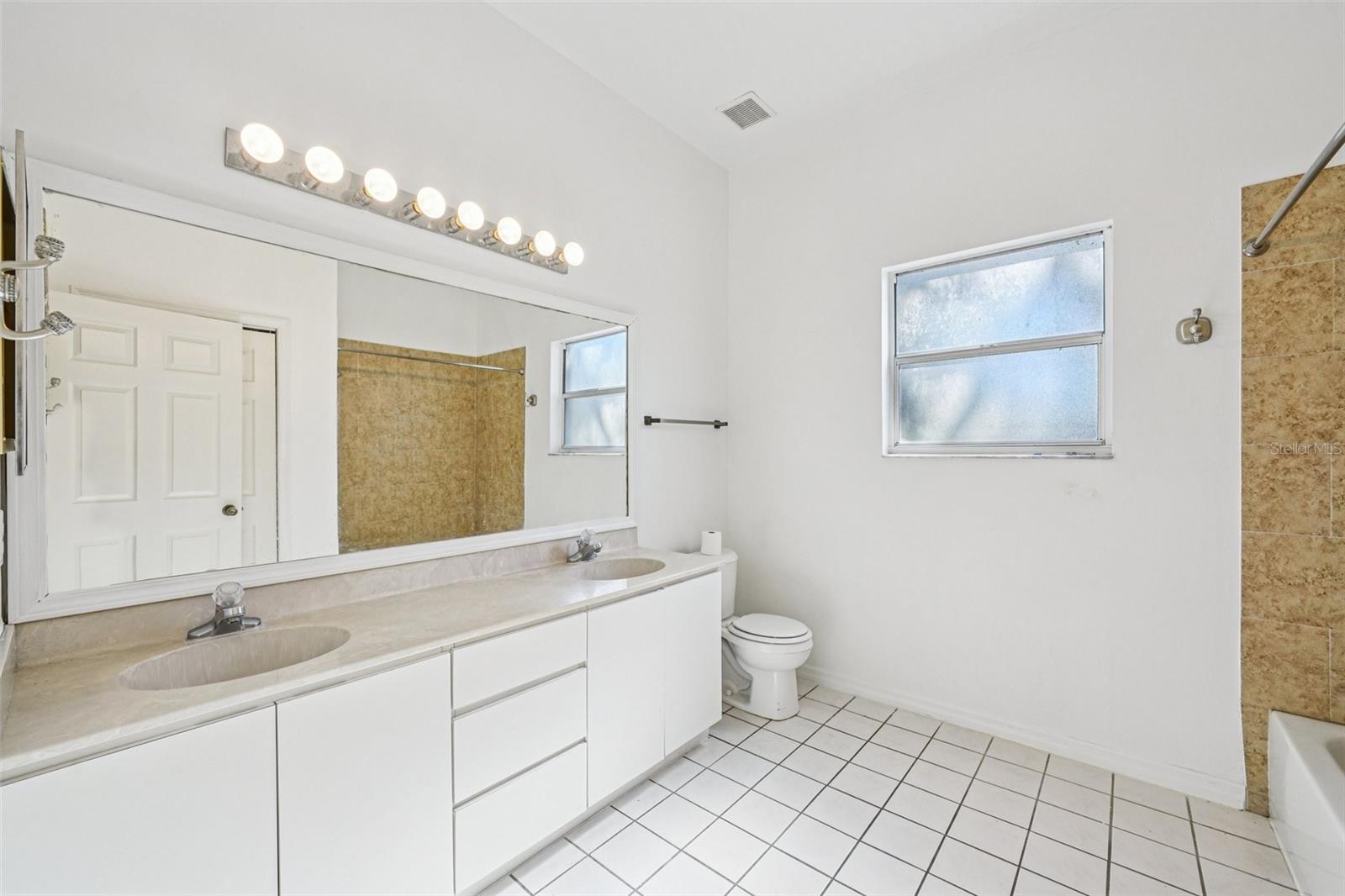 Image 42 of 68 For 918 Academy Drive